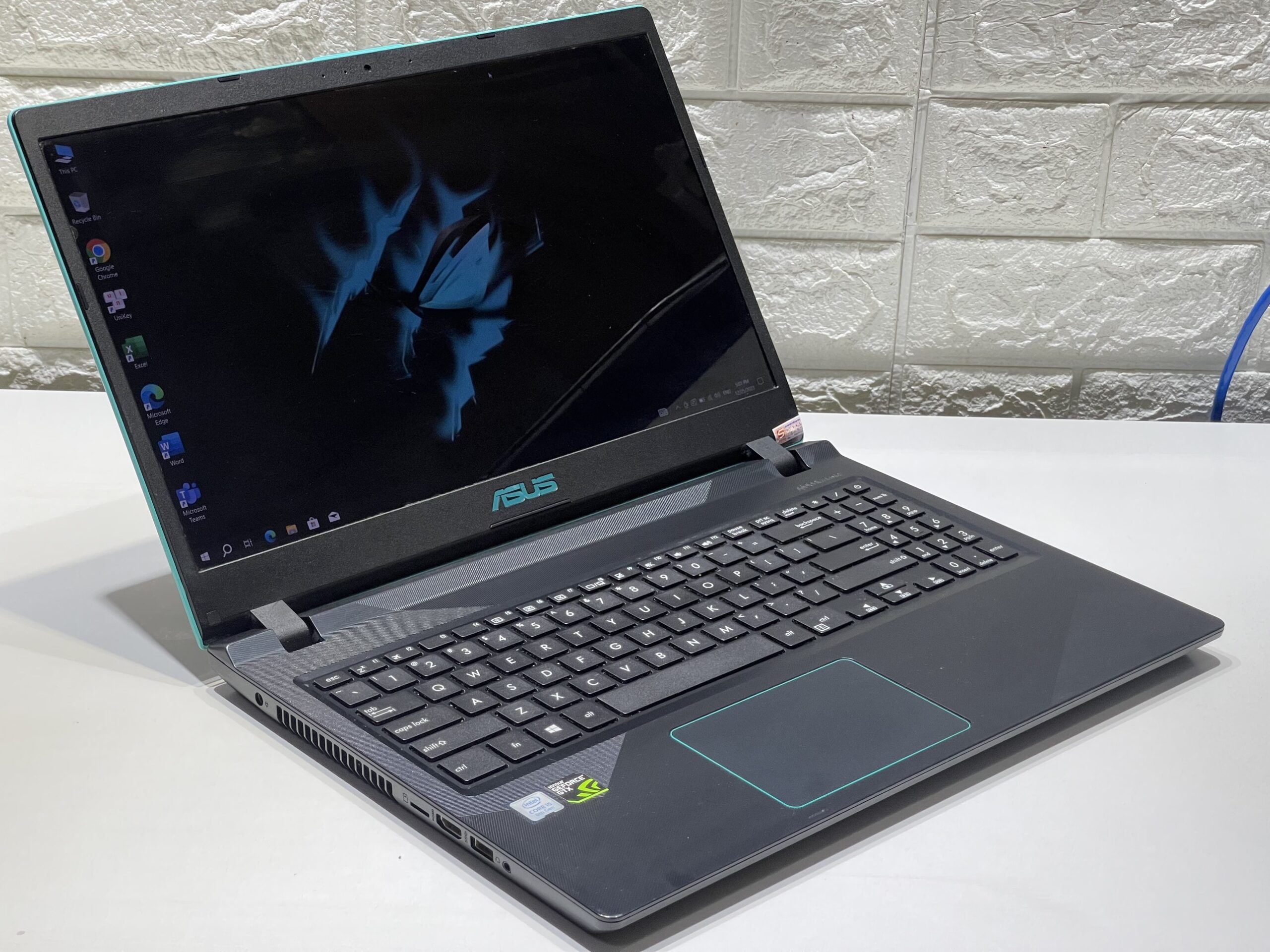Laptop Asus F560 I5 8250 8Gb 256Gb 1Tb Gtx 1050